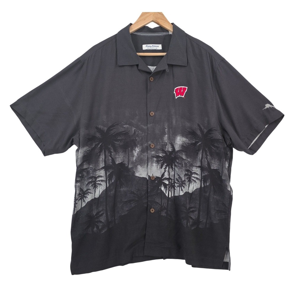Tommy Bahama Mens L Veracruz Cay Scenic Tropical Camp Shirt Wisconsin Badgers